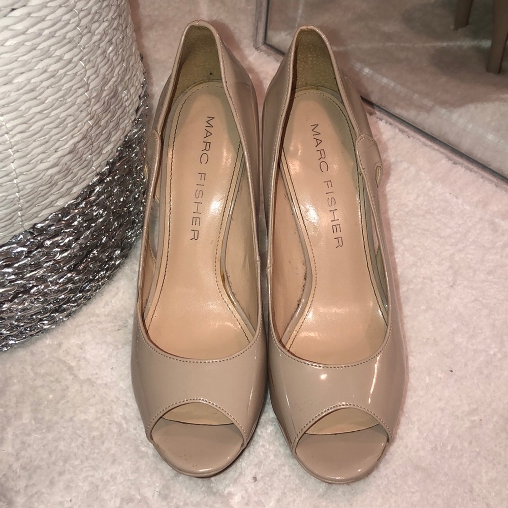 Marc Fisher Nude Peep toe heel